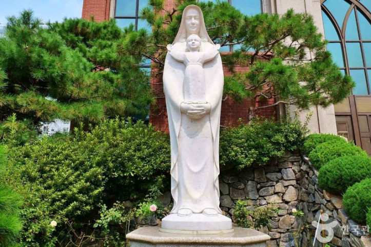 역삼동성당 여행 추천 - 메고지고