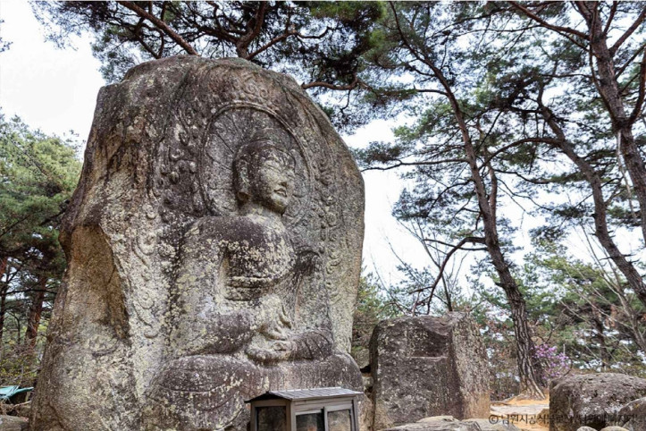 남원 신계리 마애여래좌상 여행 추천 - 메고지고