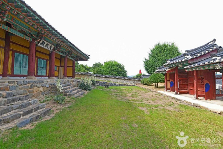 신창향교 여행 추천 - 메고지고