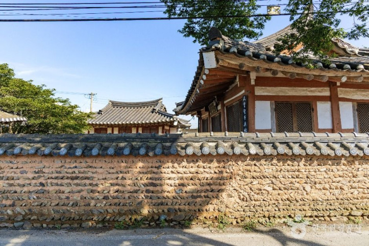 강진 병영마을 옛 담장 여행 추천 - 메고지고