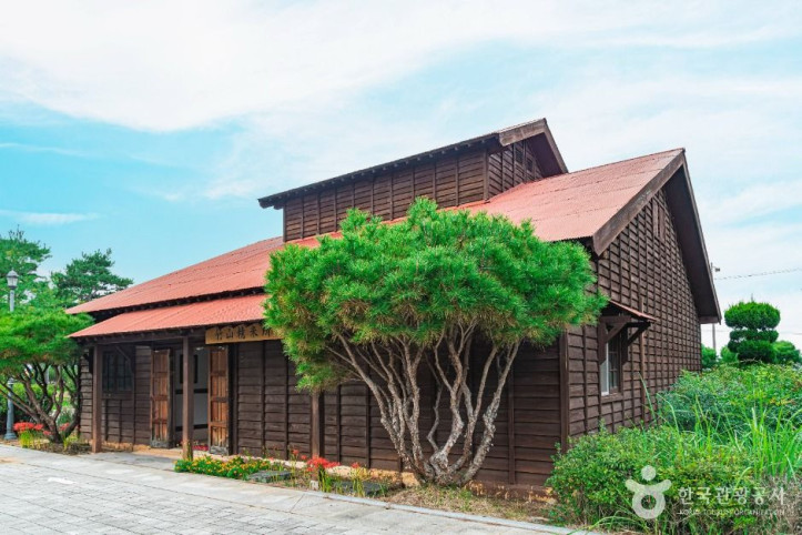 아리랑문학마을 여행 추천 - 메고지고