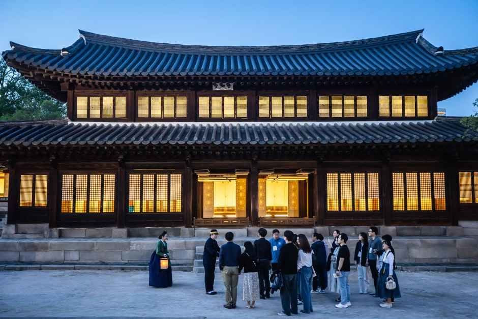 덕수궁 밤의 석조전 여행 정보 - 메고지고