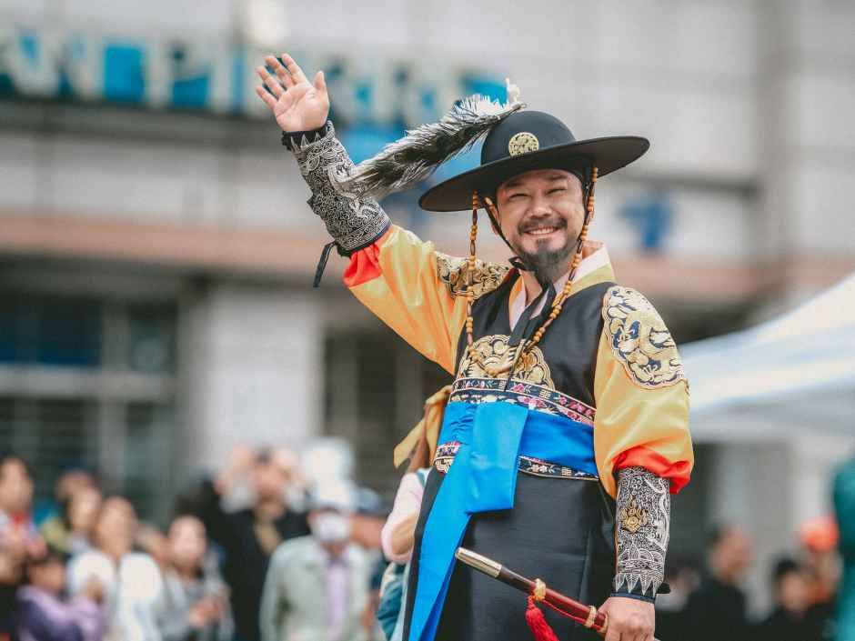 정조대왕 능행차 공동재현 여행 정보 - 메고지고