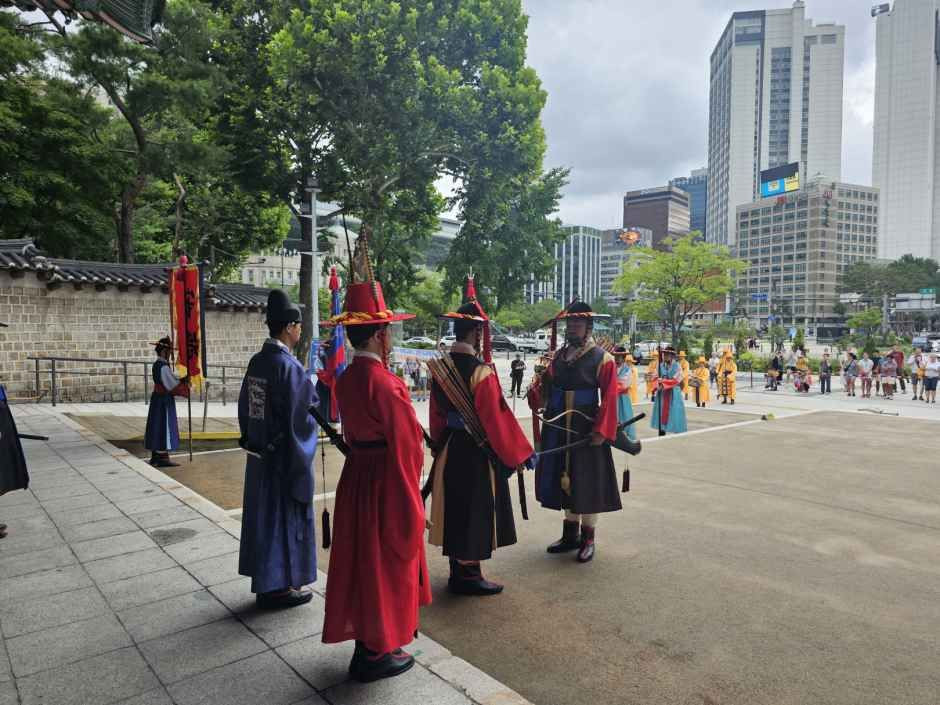 서울 왕궁수문장 교대의식 여행 정보 - 메고지고