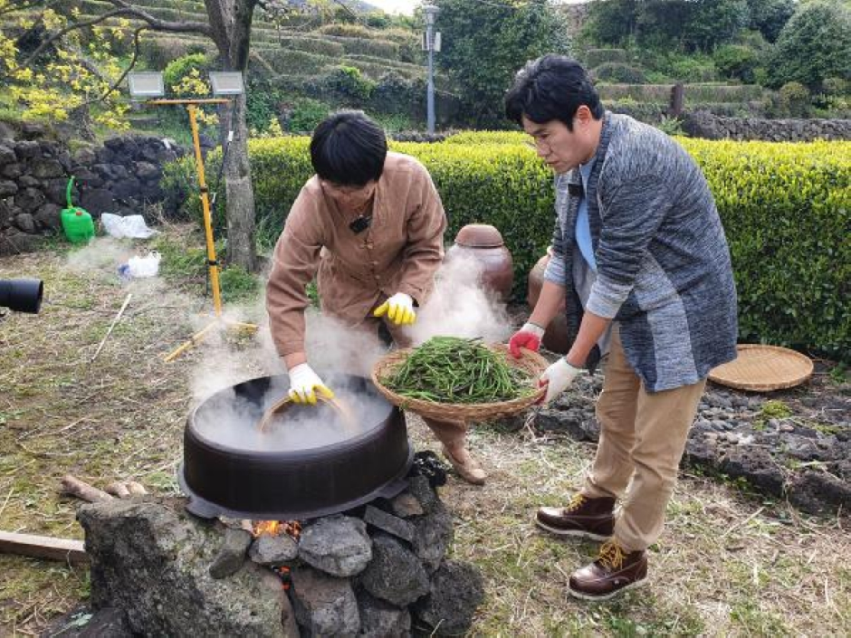 한라산 청정 고사리축제 여행 정보 - 메고지고