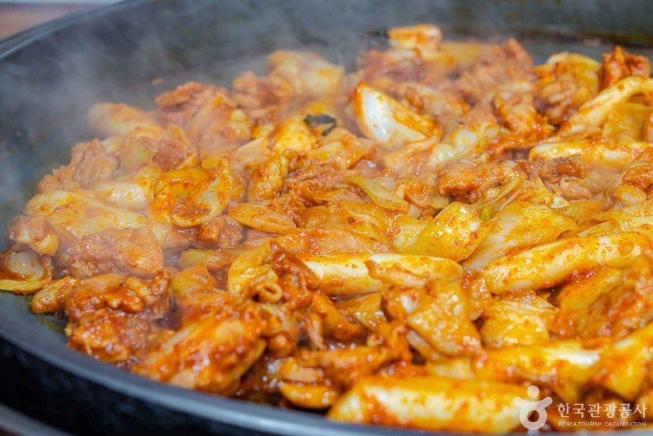 우미닭갈비 본점 여행 추천 - 메고지고