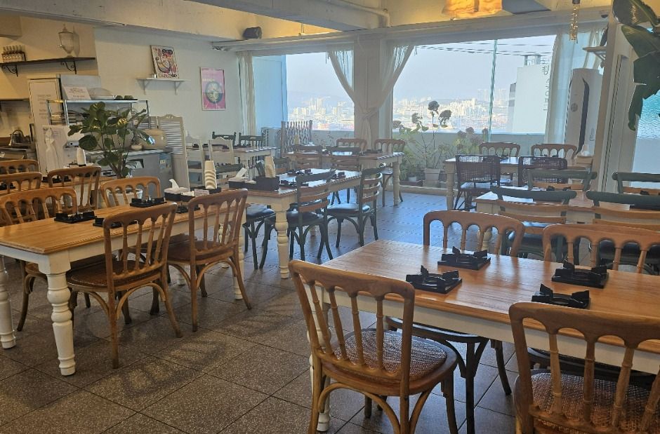 선인장식당 영도본점 여행 추천 - 메고지고
