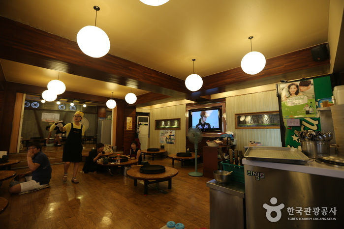 명동1번지닭갈비 여행 추천 - 메고지고