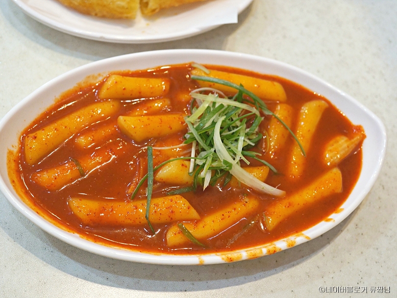 모녀떡볶이 부평남부역점 여행 추천 - 메고지고