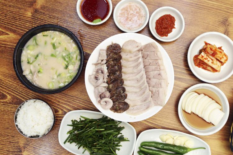 쌍둥이돼지국밥 본점 여행 추천 - 메고지고 쌍둥이돼지국밥 본점 여행 추천 - 메고지고