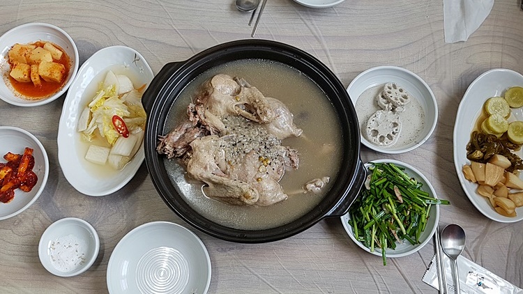 큰기와집 여행 추천 - 메고지고