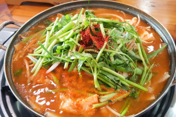 덕이원조국수 본점 여행 추천 - 메고지고