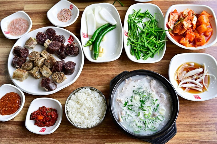 아제돼지국밥_김해율하본점_4_공공3유형.JPG