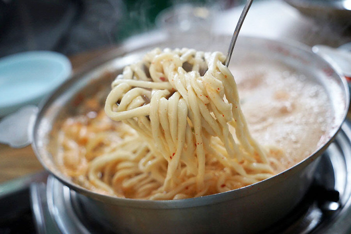 전통궁중칼국수_1_공공3유형.jpg