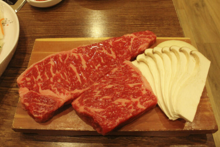 100년한우_5_공공3유형.jpg