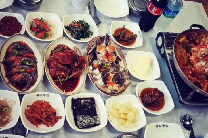 [백년가게]_딴뚝통나무집식당_5_공공3유형.jpg
