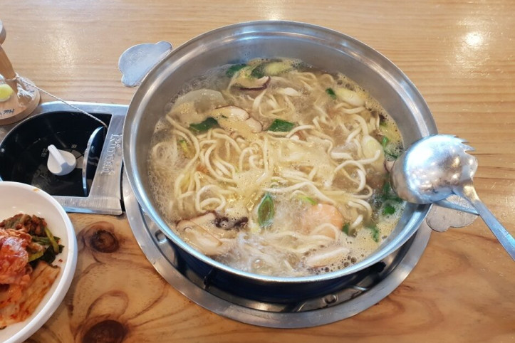 작동홍두깨칼국수_2_공공3유형.jpg