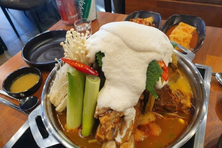 맷돌우리콩감자탕_본점_1_공공3유형.jpg