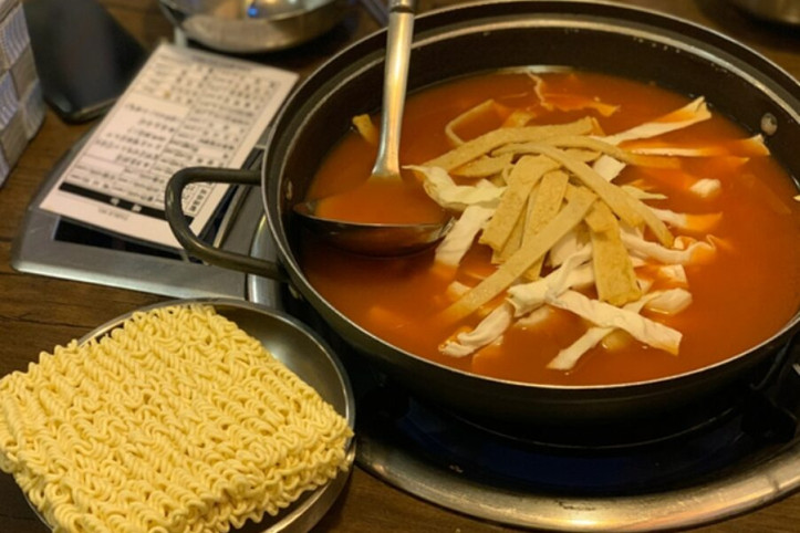 할머니_즉석떡볶이_4_공공3유형.jpg