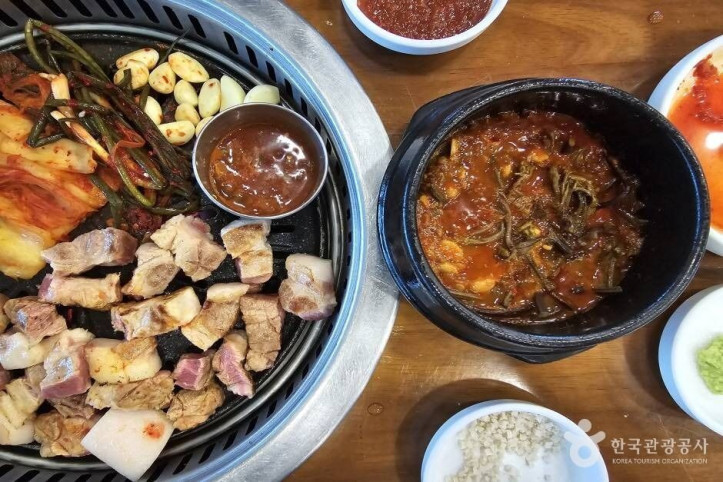 하영_흑돼지구이집_4_공공3유형.jpg