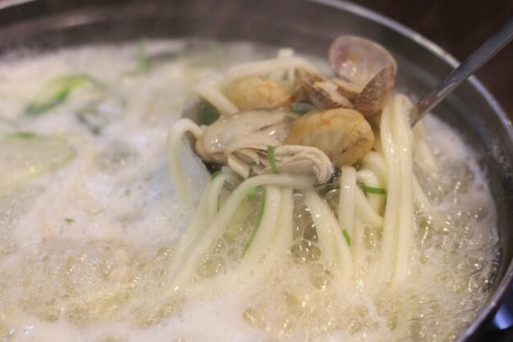 유가네칼국수_1_공공3유형.jpg