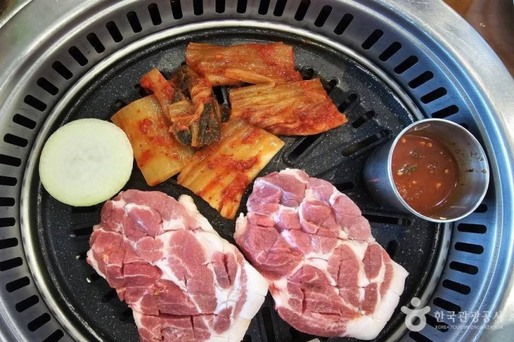 하영_흑돼지구이집_9_공공3유형.jpg