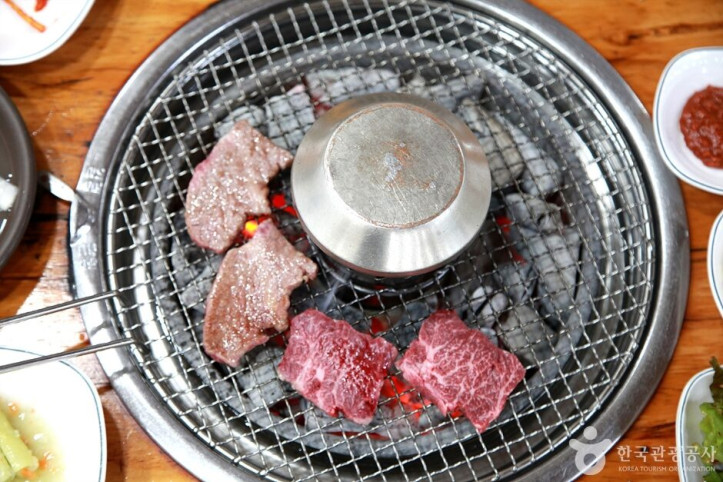 태백으뜸한우_10_공공3유형.jpg