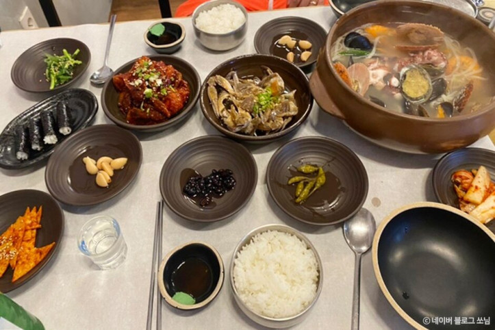 예이제해물듬뿍칼국수_게장_4_공공3유형.jpg