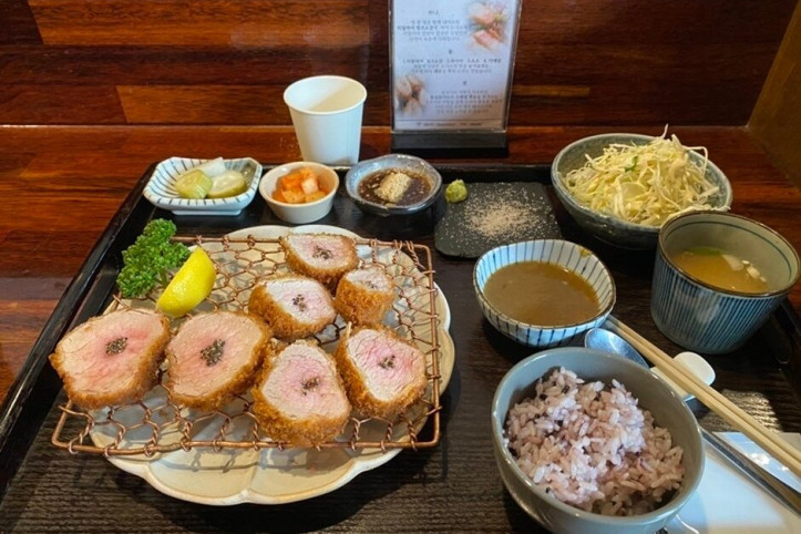 겸손돈가스_1_공공3유형.jpg