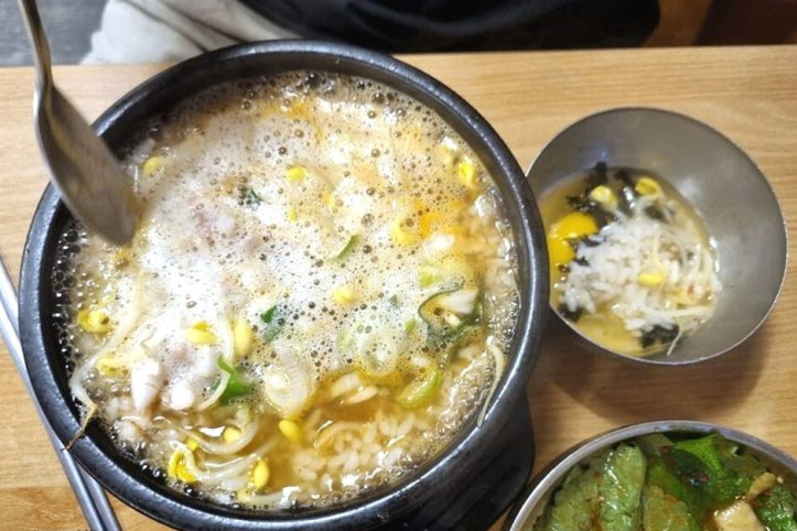 먹고을전주콩나물국밥_묵동본점_2_공공3유형.jpg