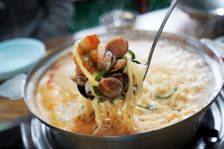 전통궁중칼국수_3_공공3유형.jpg