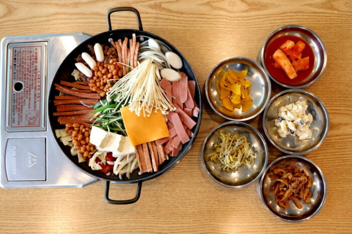 누나네_부대찌개_1_공공3유형.jpg