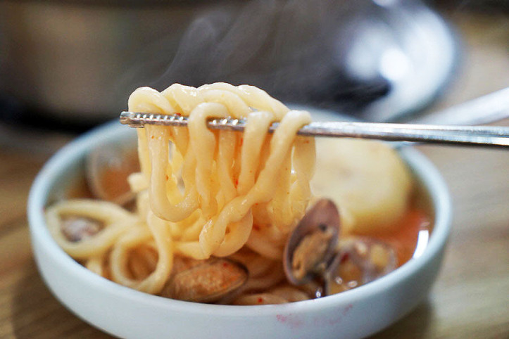 전통궁중칼국수_2_공공3유형.jpg