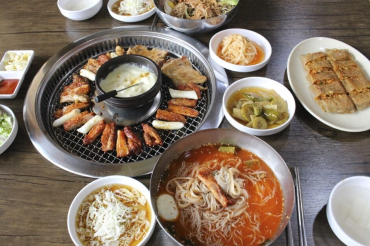 온정리_닭갈비_금강막국수_본점_3_공공3유형.jpg