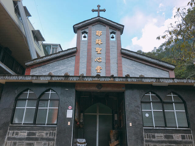 예수성심교회 여행 추천 - 메고지고 예수성심교회 여행 추천 - 메고지고