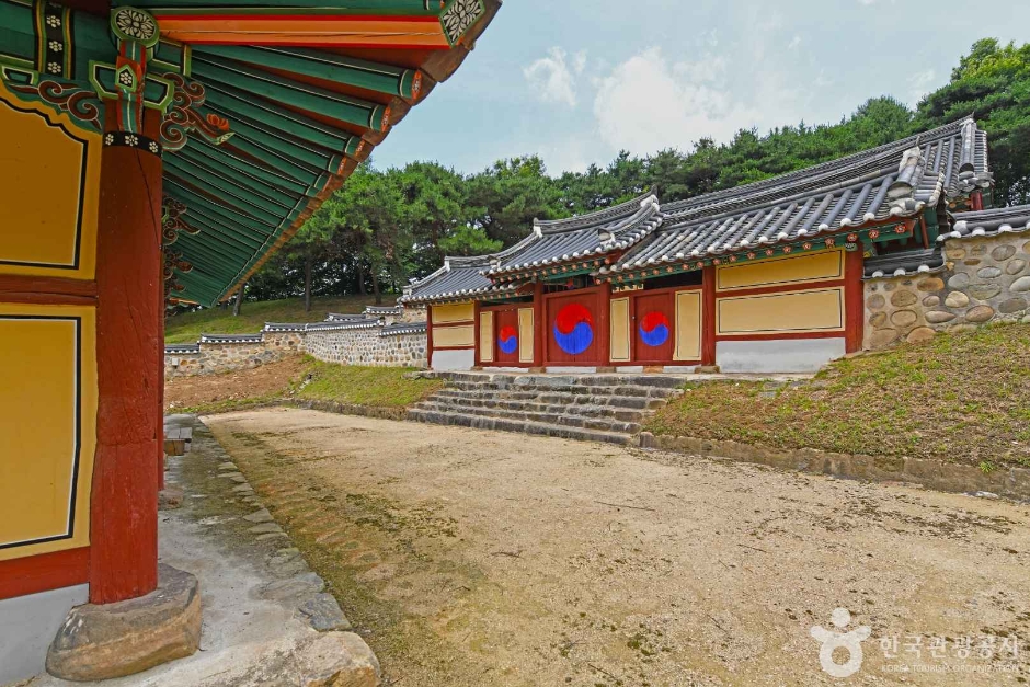 청안향교 여행 추천 - 메고지고