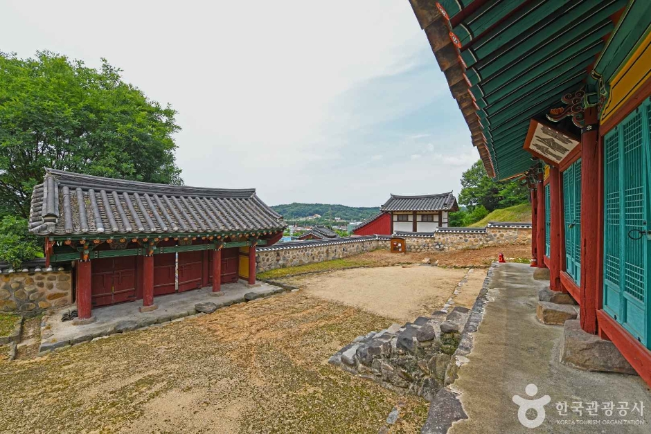 청안향교 여행 추천 - 메고지고