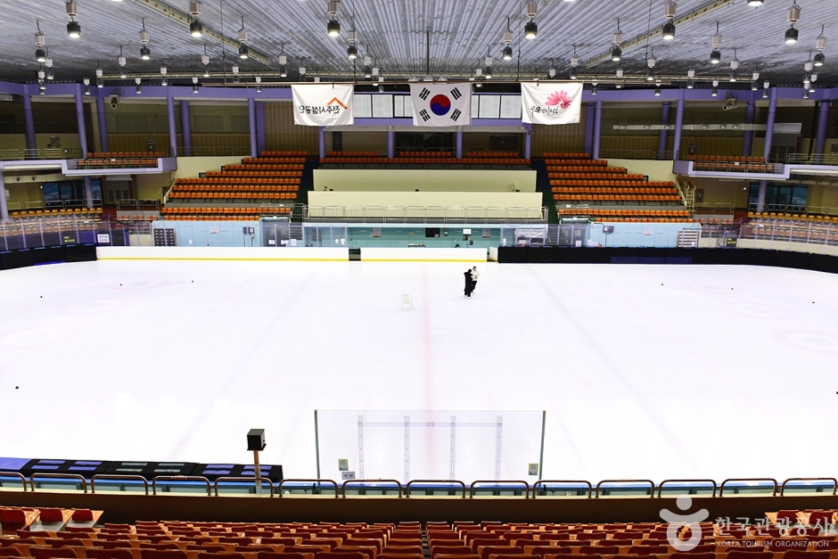 전주화산체육관 빙상경기장 여행 추천 - 메고지고