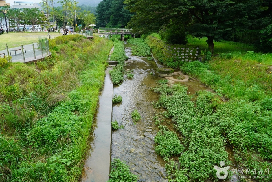 이석영광장 여행 추천 - 메고지고 이석영광장 여행 추천 - 메고지고