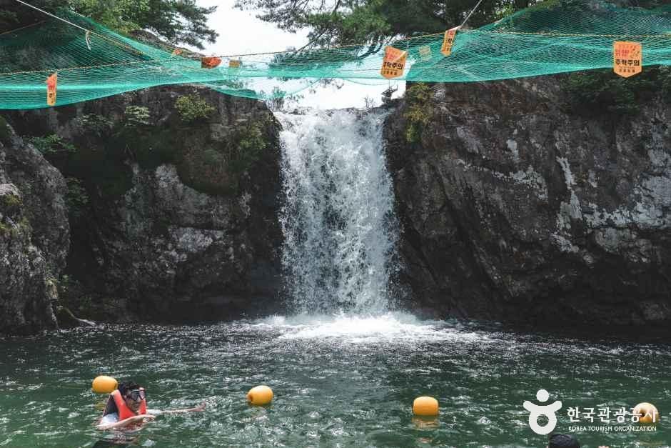 장각폭포 여행 추천 - 메고지고