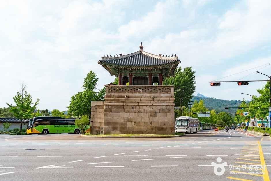 동십자각 여행 추천 - 메고지고 동십자각 여행 추천 - 메고지고
