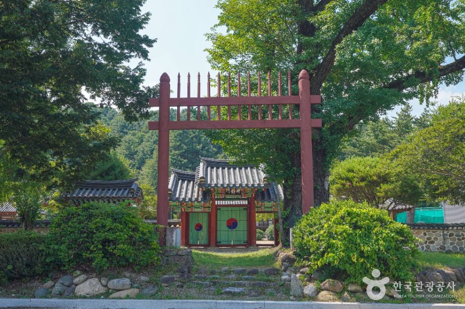 덕천서원(산청) 여행 추천 - 메고지고 덕천서원(산청) 여행 추천 - 메고지고