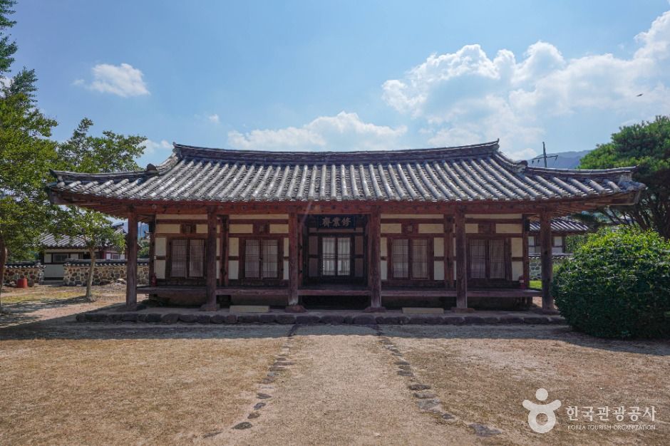 덕천서원(산청) 여행 추천 - 메고지고 덕천서원(산청) 여행 추천 - 메고지고