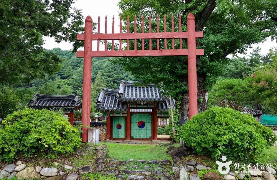 덕천서원(산청) 여행 추천 - 메고지고 덕천서원(산청) 여행 추천 - 메고지고