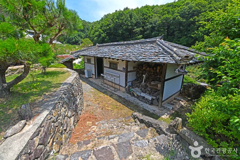 연제 안승갑 고가 여행 추천 - 메고지고 연제 안승갑 고가 여행 추천 - 메고지고