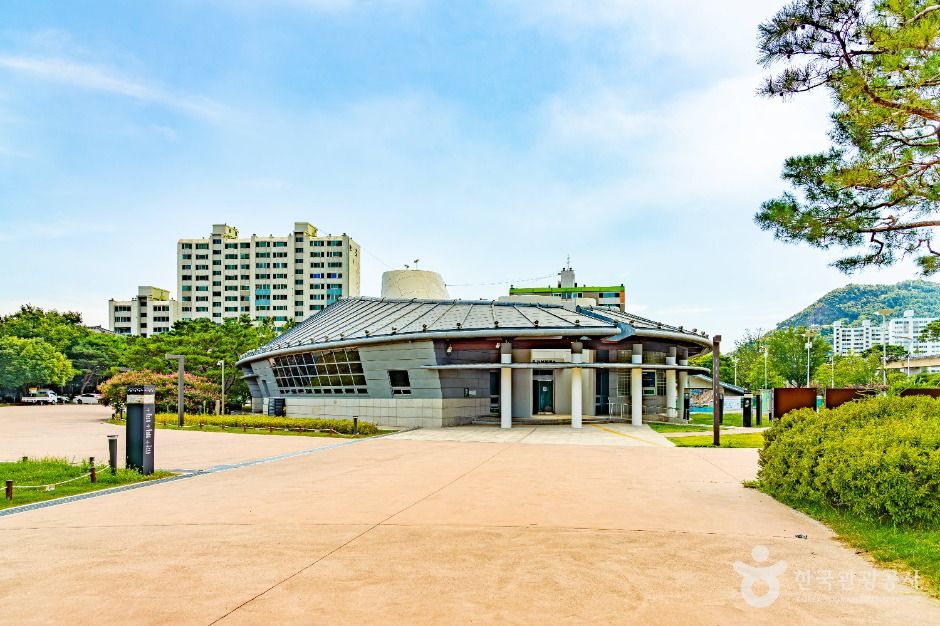대성동고분박물관 여행 추천 - 메고지고