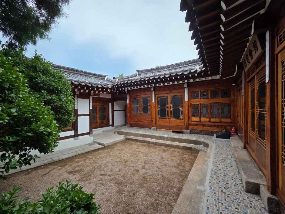제헌국회전시관(제헌회관) 여행 추천 - 메고지고 제헌국회전시관(제헌회관) 여행 추천 - 메고지고