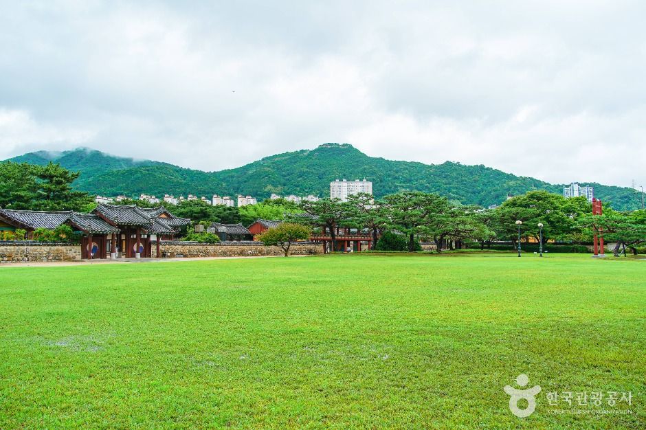 김해수로왕릉 여행 추천 - 메고지고 김해수로왕릉 여행 추천 - 메고지고
