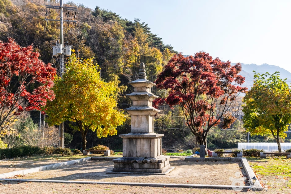 단양 향산리 삼층석탑 여행 추천 - 메고지고