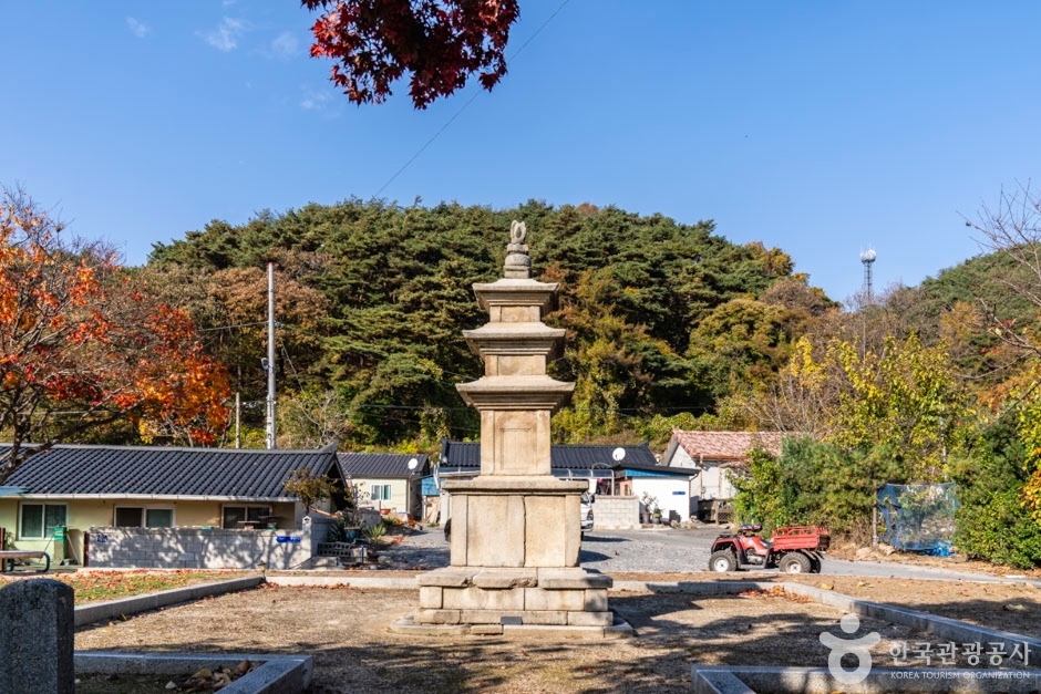 단양 향산리 삼층석탑 여행 추천 - 메고지고
